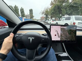 2018 Tesla Model 3 Long Range I, красный, 3200000 рублей, вид 4