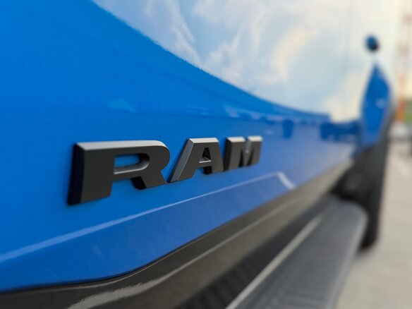 2021 Ram 1500 Crew Cab TRX V, синий, 10490000 рублей - вид 22