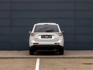 2014 Mitsubishi Outlander III, белый, 1555000 рублей, вид 5