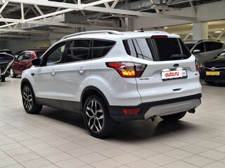 2018 Ford Kuga II Рестайлинг, белый, 1570000 рублей, вид 5