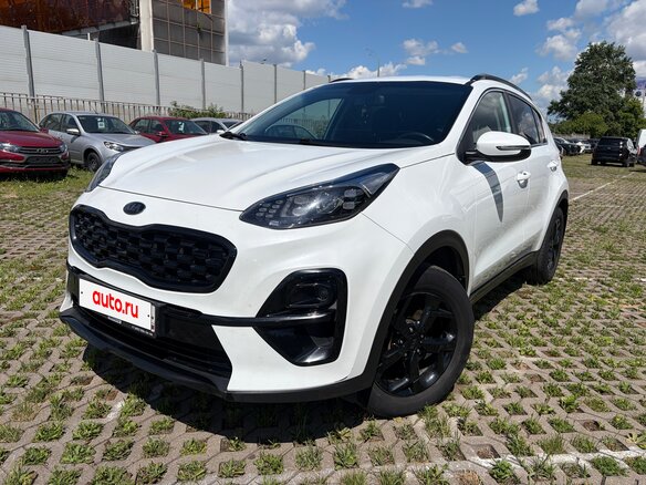 2021 Kia Sportage IV Рестайлинг, белый, 2490000 рублей