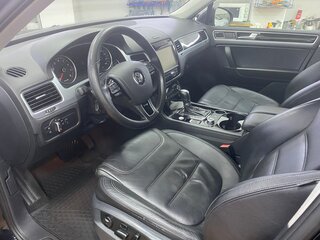 2011 Volkswagen Touareg II, чёрный, 1650000 рублей, вид 5