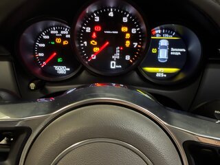 2017 Porsche Macan I, белый, 3500000 рублей, вид 4
