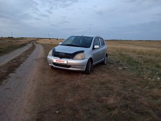 1999 Toyota Vitz I (P10), серебристый, 310000 рублей, вид 1