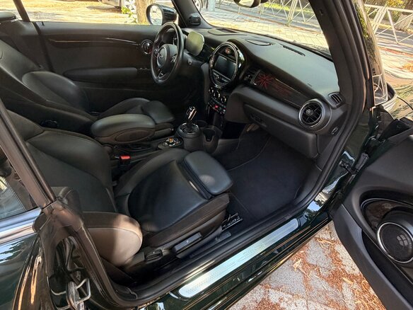 2021 Mini Cabrio JCW John Cooper Works III Рестайлинг, зелёный, 2750000 рублей - вид 11