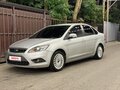 2010 Ford Focus II Рестайлинг, серебристый - вид 1