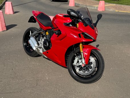 2023 Ducati Supersport, красный, 1500000 рублей, вид 1