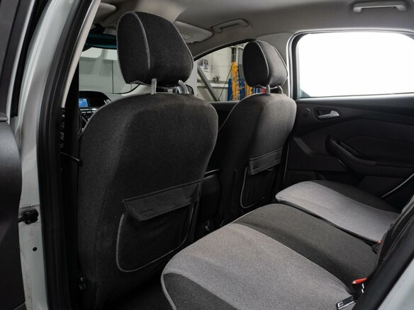 2011 Ford Focus III, серебристый, 1000000 рублей - вид 10