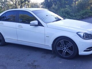 2013 Mercedes-Benz C-Класс 180 BlueEFFICIENCY III (W204) Рестайлинг, белый, 1350000 рублей, вид 1