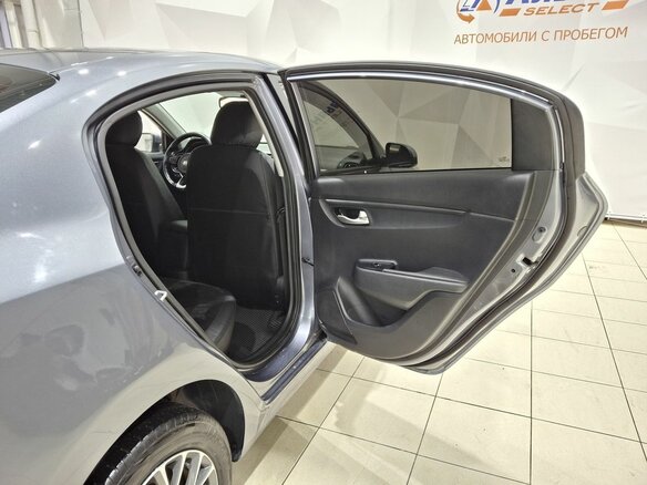 2020 Kia Rio IV, серый, 1325000 рублей - вид 25