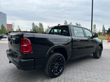 2026 Ram 1500 Crew Cab eTorque V Рестайлинг, чёрный, 11049000 рублей, вид 4