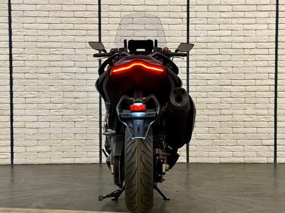 2026 Yamaha TMAX, серый, 1790000 рублей - вид 9