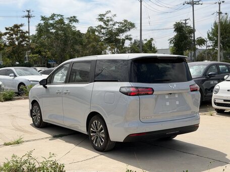 2026 Wuling Starlight 730, серебристый, 2800000 рублей, вид 4