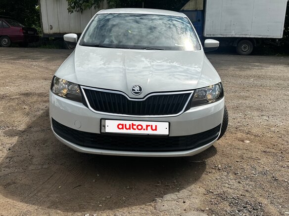 2019 Skoda Rapid I Рестайлинг, белый, 800000 рублей - вид 1