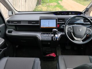 2016 Honda Stepwgn Spada V, белый, 1870000 рублей, вид 2
