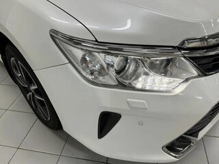 2017 Toyota Camry VII (XV50) Рестайлинг, белый, 2520000 рублей, вид 5