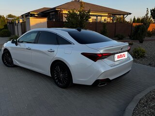 2022 Toyota Avalon V Рестайлинг, белый, 3200000 рублей, вид 3