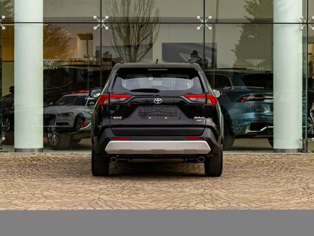 2022 Toyota RAV4 V (XA50), чёрный, 2925000 рублей, вид 5
