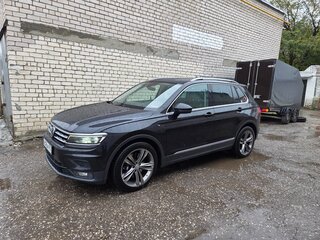 2019 Volkswagen Tiguan II, чёрный, 3350000 рублей, вид 2
