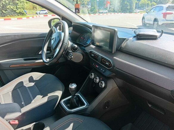 2022 Dacia Sandero Stepway III Рестайлинг, коричневый, 1323000 рублей - вид 12