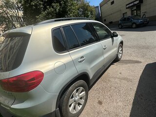 2013 Volkswagen Tiguan I Рестайлинг, серебристый, 1200000 рублей, вид 3