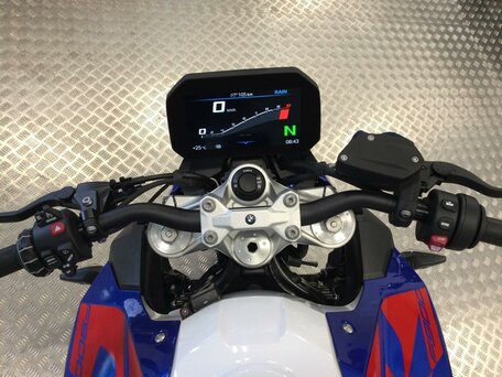 2024 BMW F 900 R, синий, 1277000 рублей, вид 5