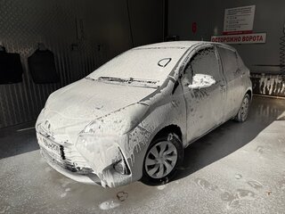 2019 Toyota Vitz III (XP130) Рестайлинг, серебристый, 1200000 рублей, вид 3