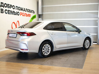 2021 Toyota Corolla XII (E210), серебристый, 2150000 рублей, вид 4