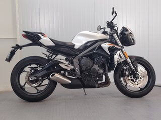 2021 Triumph Street Triple, белый, 699000 рублей, вид 1