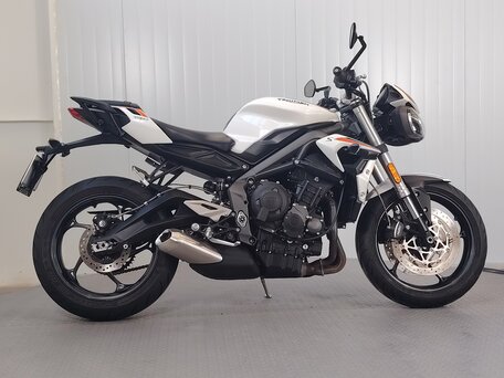 2021 Triumph Street Triple, белый, 699000 рублей, вид 1