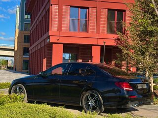 2020 Mercedes-Benz E-Класс 200 d V (W213, S213, C238), чёрный, 3900000 рублей, вид 4