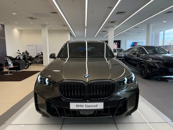 2026 BMW X5 30d IV (G05/G18) Рестайлинг, зелёный - вид 4