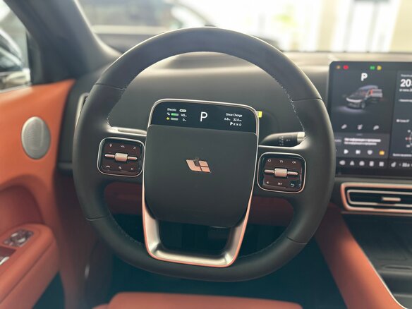 2025 Li Auto (Lixiang) L9 52.3 kWh I Рестайлинг, чёрный - вид 18