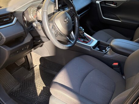 2020 Toyota RAV4 V (XA50), чёрный, 3100000 рублей, вид 5