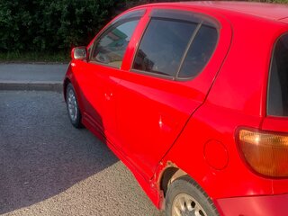 2003 Toyota Vitz I (P10), красный, 240000 рублей, вид 5