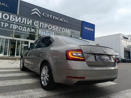 2018 Skoda Octavia III (A7) Рестайлинг, бежевый, 1990000 рублей, вид 5