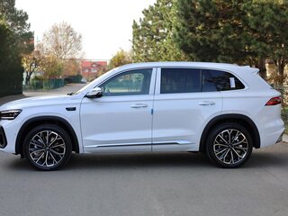 2026 Geely Monjaro (Xingyue L) I Рестайлинг 2 (China Market), белый, 4133000 рублей, вид 5
