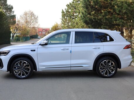 2026 Geely Monjaro (Xingyue L) I Рестайлинг 2 (China Market), белый, 4133000 рублей, вид 5