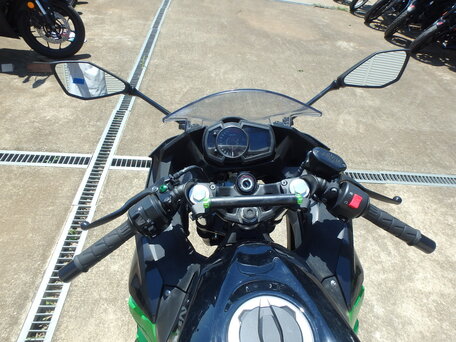 2022 Kawasaki Ninja 400, чёрный, 650000 рублей, вид 4