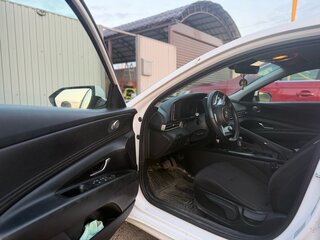 2021 Hyundai Elantra VII (CN7), белый, 1800000 рублей, вид 4
