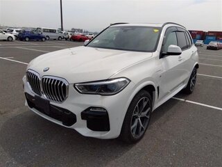 2020 BMW X5 45e IV (G05/G18), белый, 6200000 рублей, вид 3