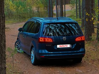 2015 Volkswagen Sharan II Рестайлинг, синий, 1740000 рублей, вид 3