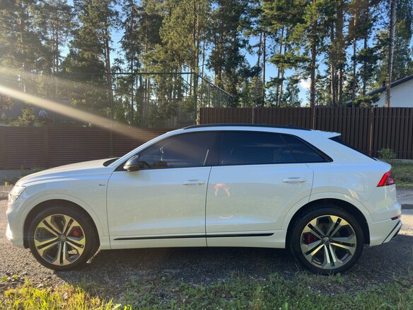 2019 Audi Q8 50 TDI I (4M), белый, 5950000 рублей - вид 5