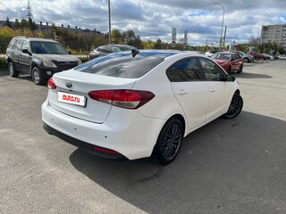 2018 Kia Cerato III Рестайлинг (Classic), белый, 1100000 рублей, вид 4