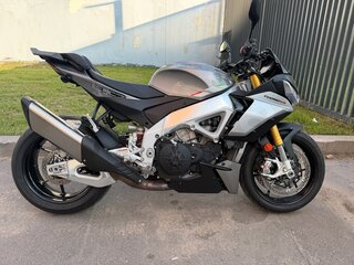 2022 Aprilia Tuono V4, серый, 1299000 рублей, вид 2