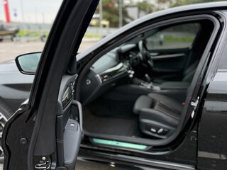 2022 BMW 5 серии 523d xDrive VII (G30/G31/G38) Рестайлинг, чёрный, 4400000 рублей, вид 4