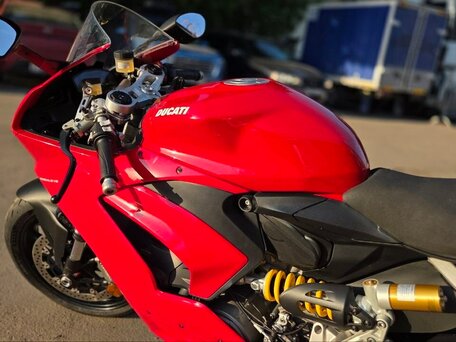 2021 Ducati Panigale V2, красный, 1600000 рублей, вид 2