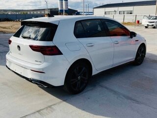 2022 Volkswagen Golf VIII, белый, 1800000 рублей, вид 4