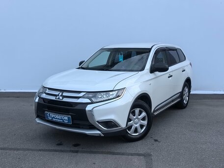 2017 Mitsubishi Outlander III Рестайлинг 2, белый, 1420000 рублей, вид 2