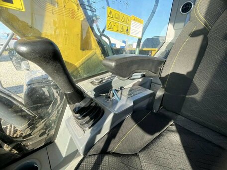 2023 XCMG XE180DN, жёлтый, 6361000 рублей, вид 5